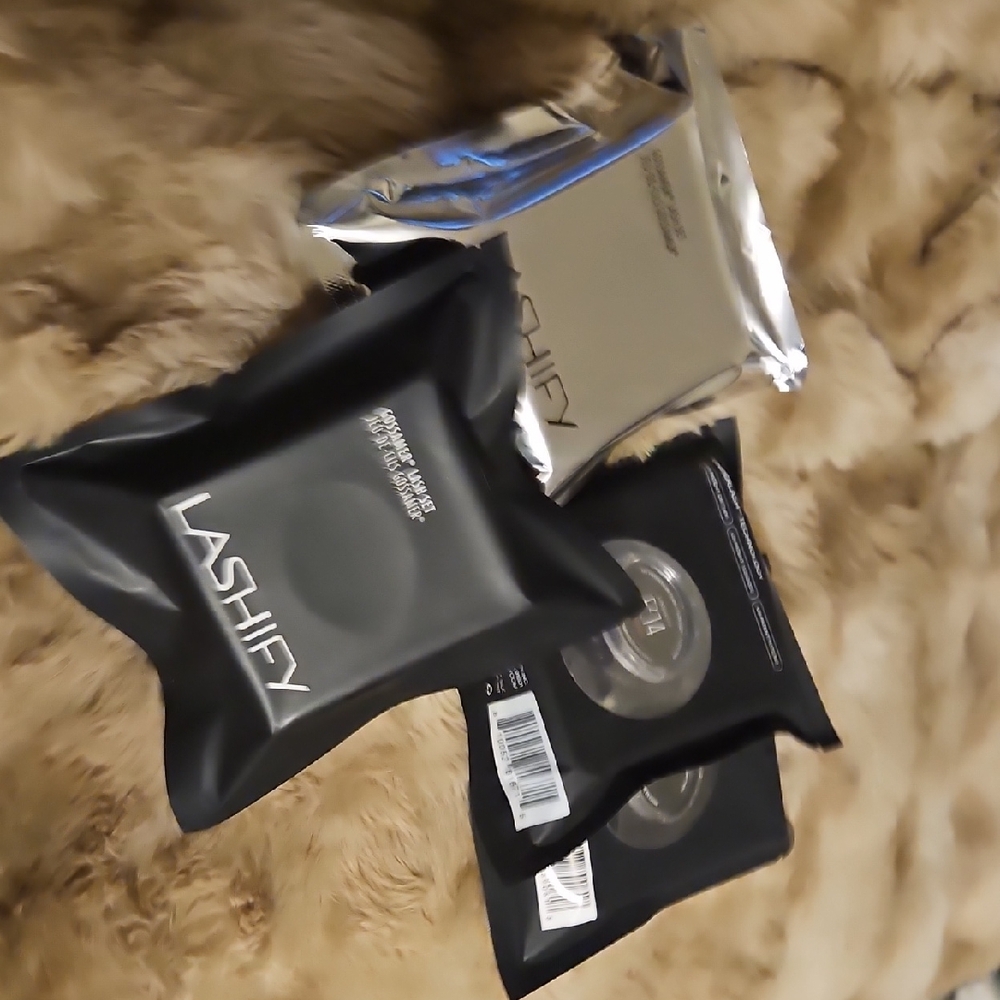 LASHIFY Black and Silver Eyelash Kits. Lot Of 6. Unopened. black And Brown
